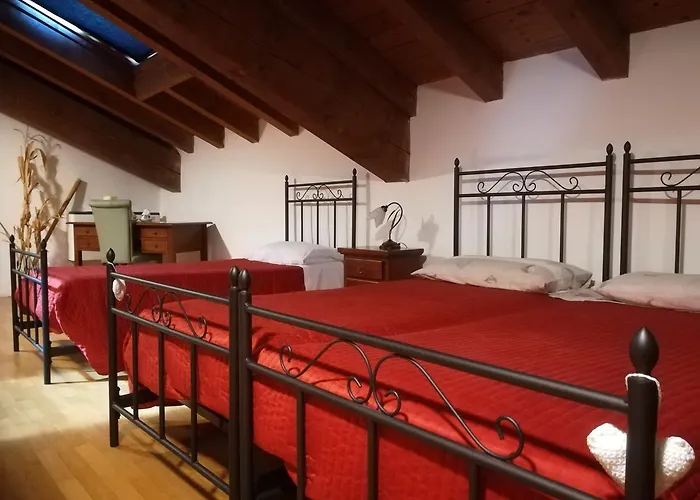 Monastero Del Lavello カロルツィオコルテ