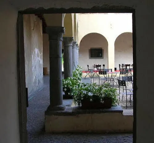 Monastero Del Lavello カロルツィオコルテ